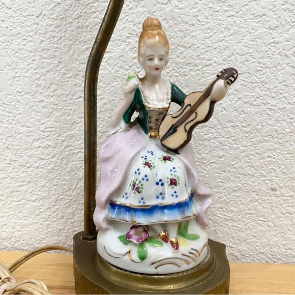 Antique Victorian Lady with Violin Porcelain Decorative Table Lamp - Picture 8 of 16